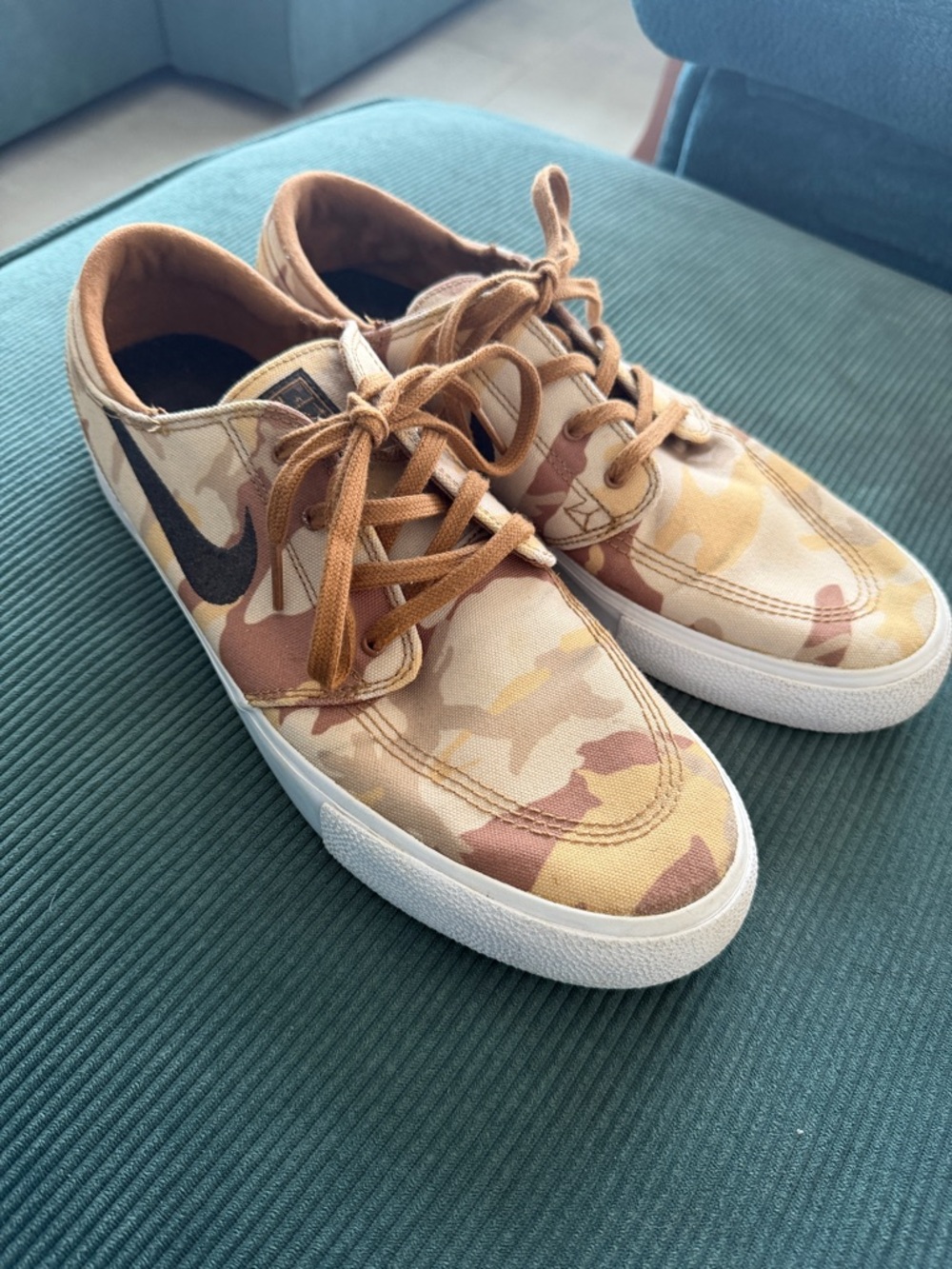 Stephan Janoski Nike Men’s Tan Camo Canvas Sneakers with black Swoosh